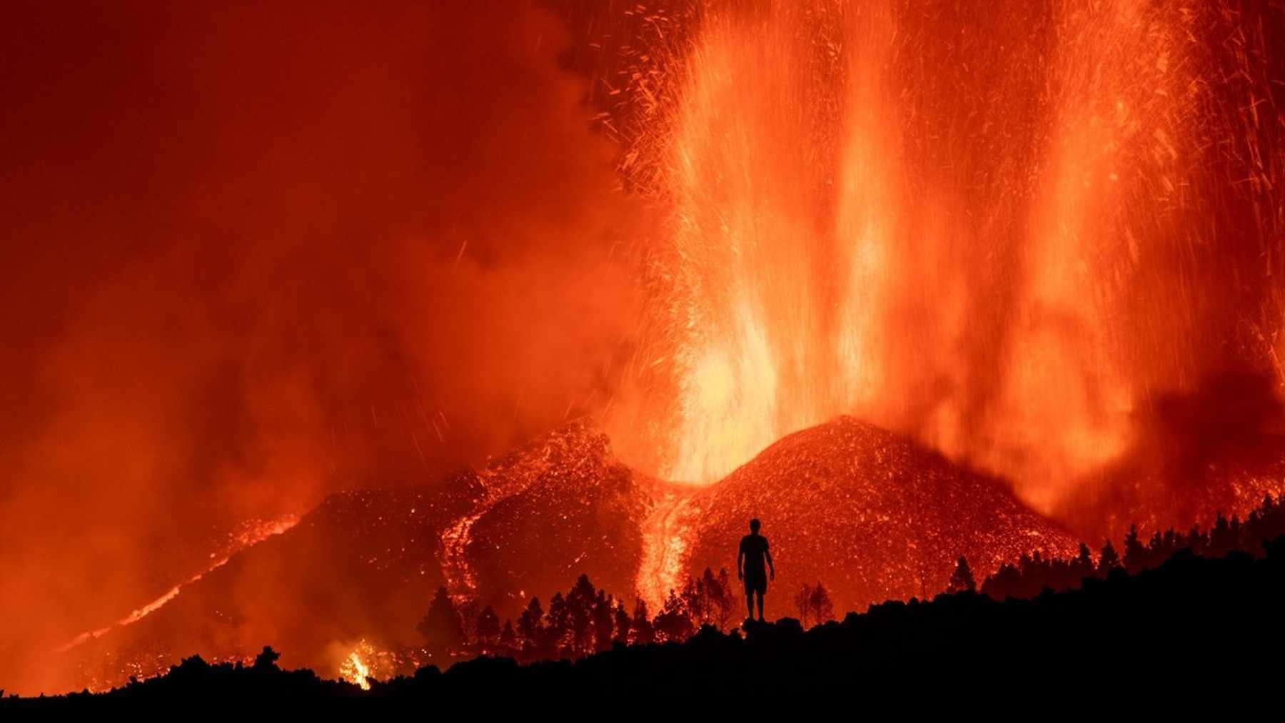 Cuatro terremotos atemorizan a la población de La Palma en plena erupción volcánica