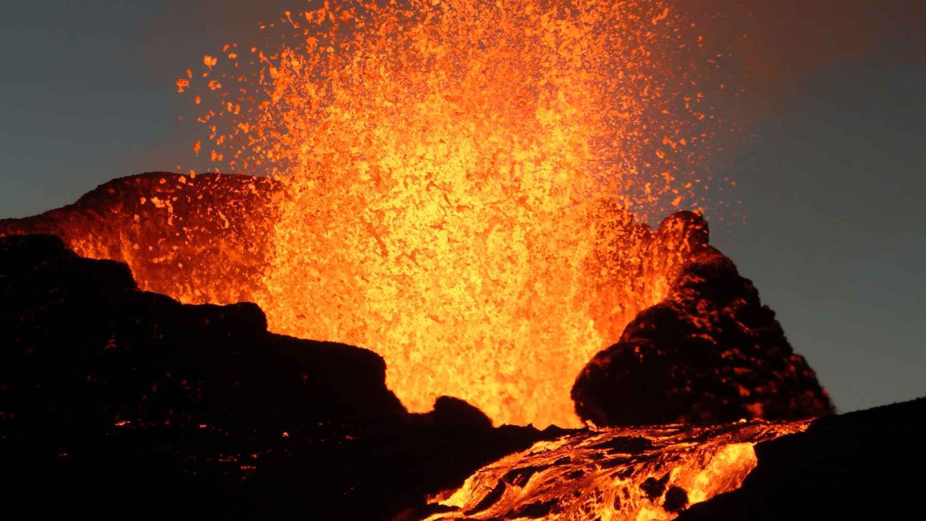 Esto es lo qué hay que hacer ante la erupción de un volcán