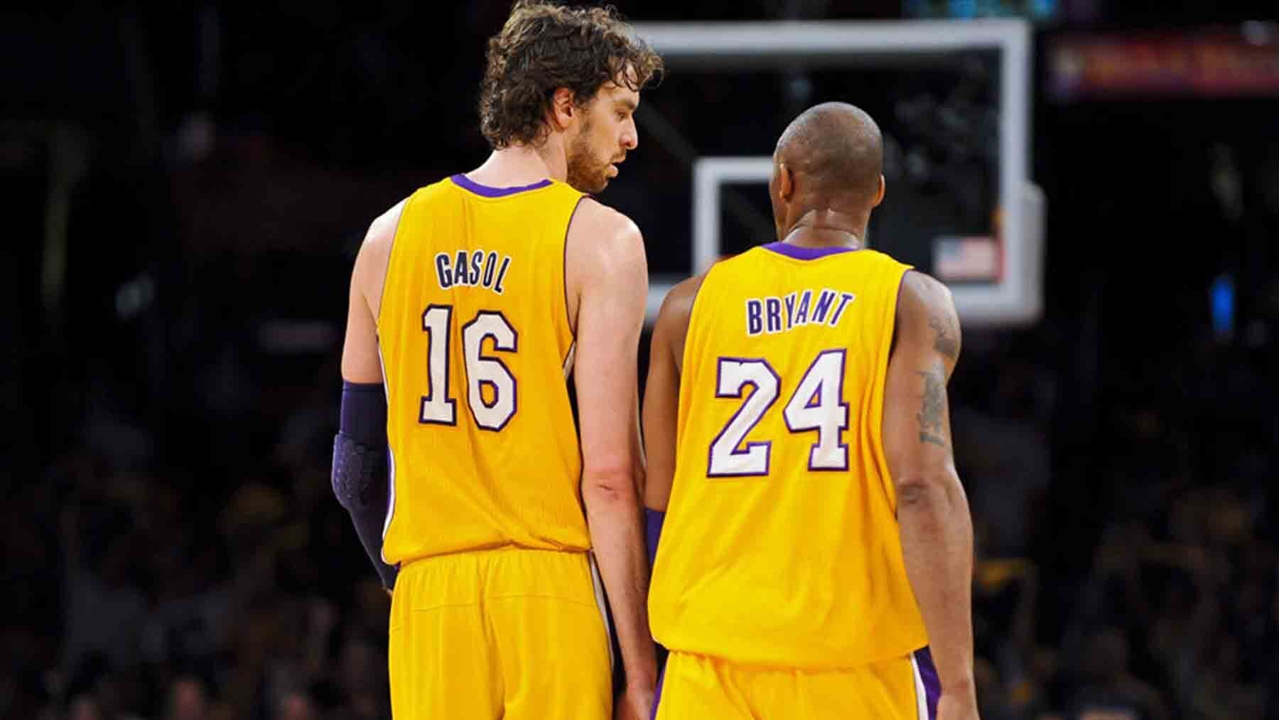 Pau Gasol y Kobe Bryant en un partido con Los Angeles Lakers