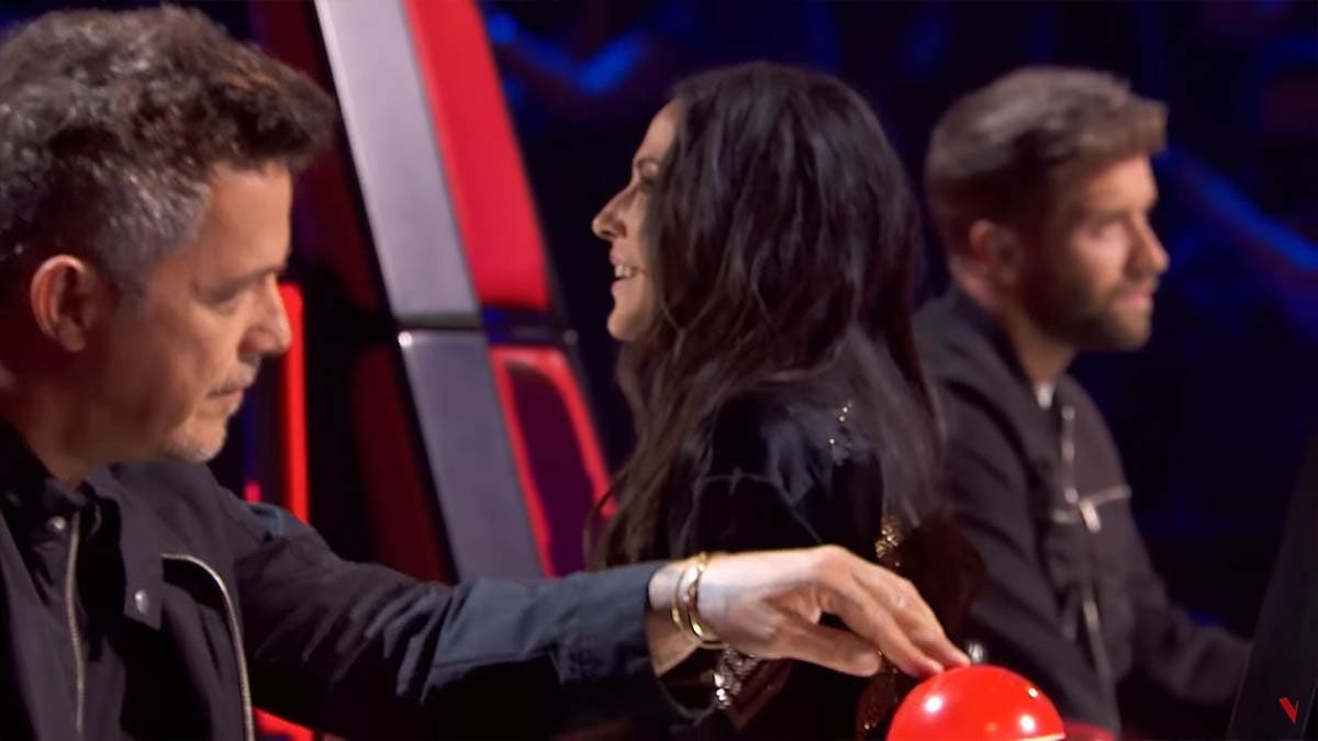 La jerezana Tomasa Peña hace pelear en La Voz a Alejandro Sanz y Malú con 'Cai' a lo Niña Pastori