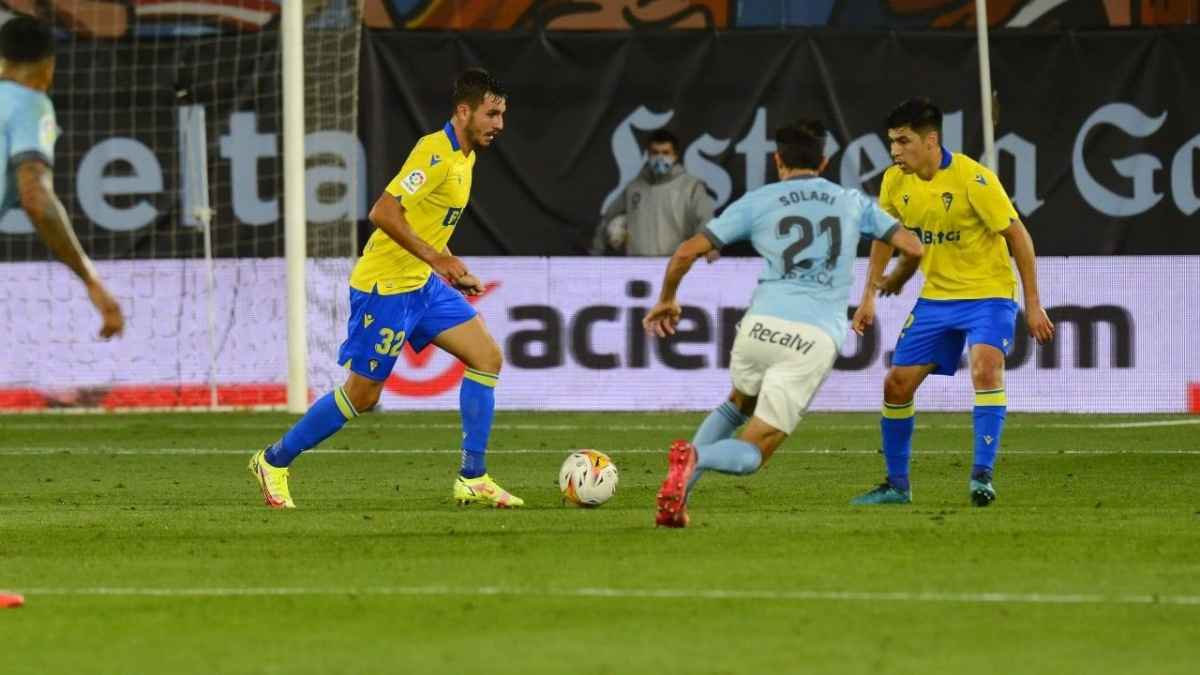 Víctor Chust, en la victoria del <a data-cke-saved-href='https://www.elmira.es/seccion/cadiz/' href='https://www.elmira.es/seccion/cadiz/'
title='Cádiz' target='_blank'>Cádiz</a> CF sobre el Celta de Vigo