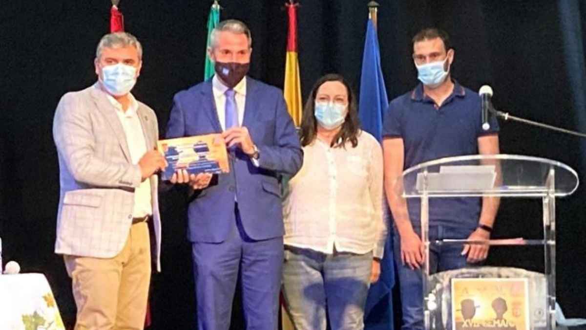 La Diputación de Málaga recibe el 'Premio Por los Mayores 2021'