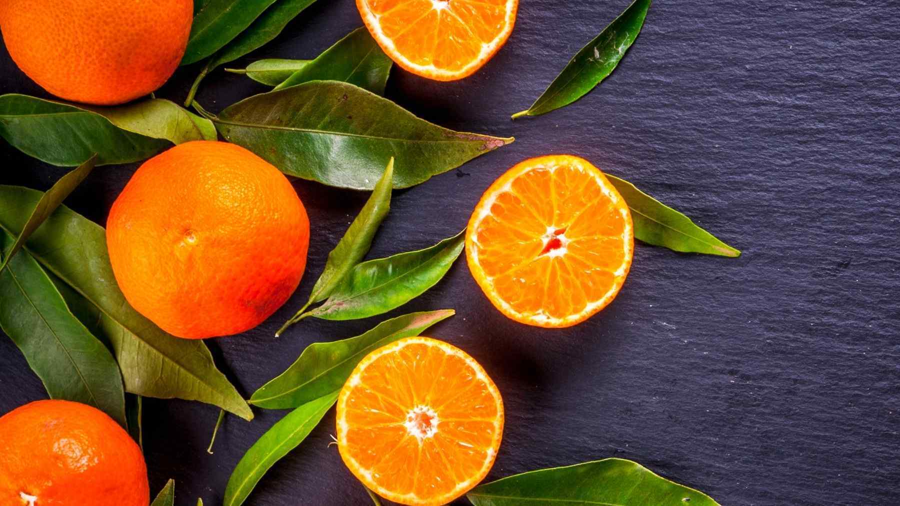 Sabías que comer mandarina es bueno para el cabello