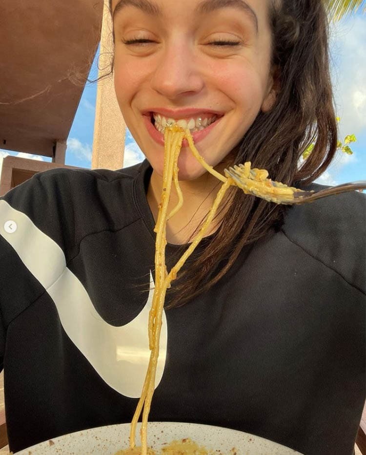 Rosalía come espagueti - Instagram