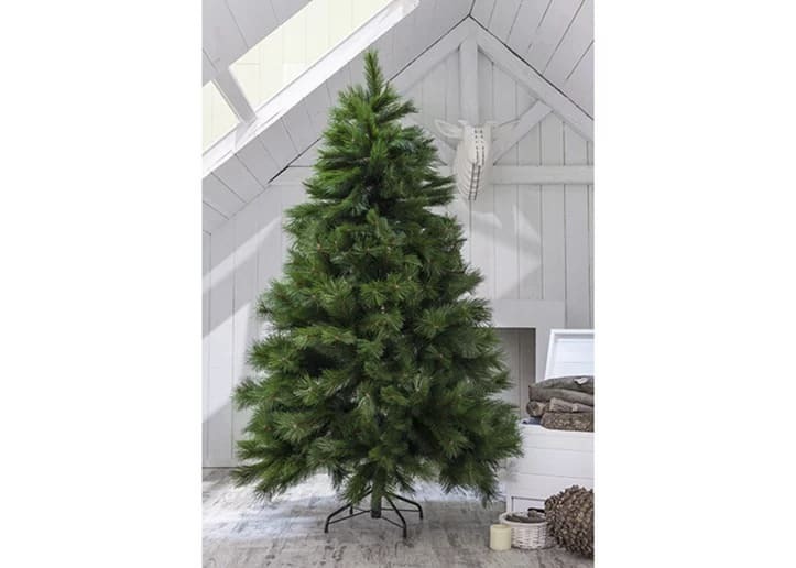 El árbol de Navidad más grande está en Leroy Merlín y con envío gratis