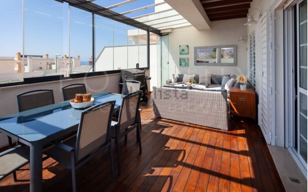 Los 2 unifamiliares de Málaga en venta con más patio y piscina