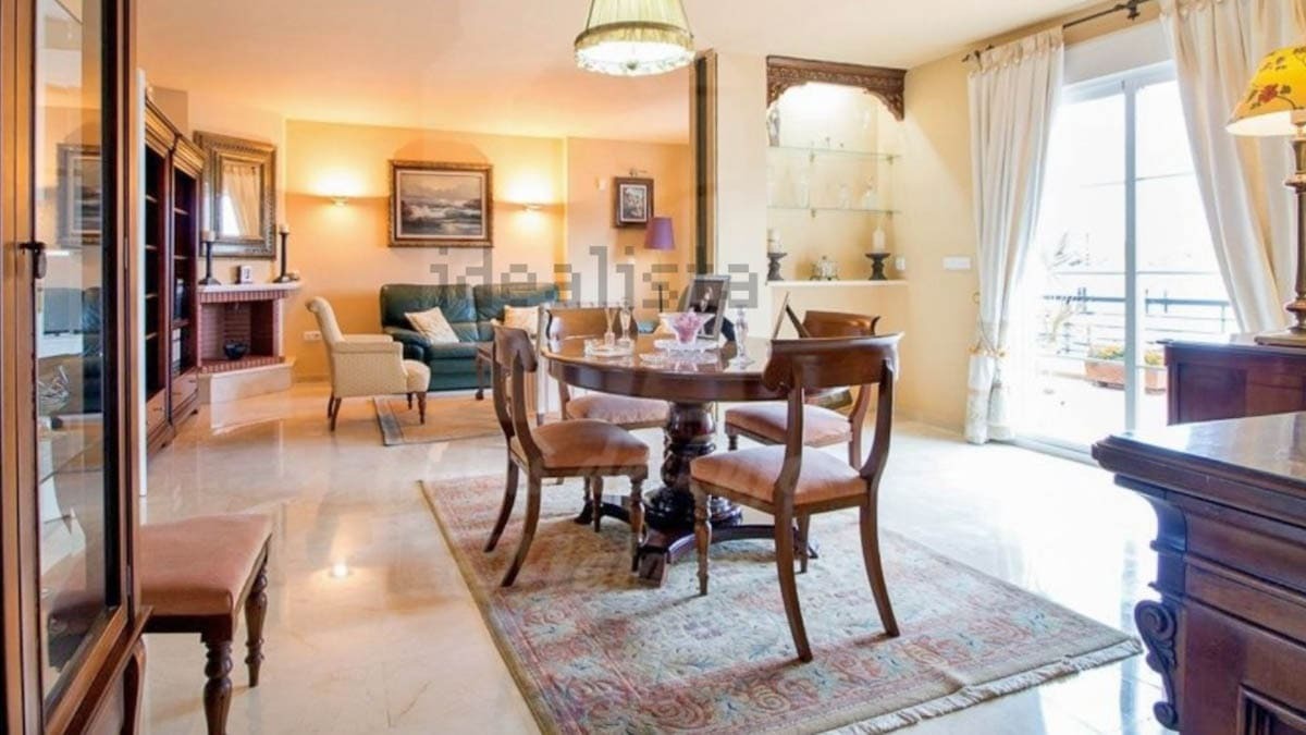 Los 2 unifamiliares de Málaga en venta con más patio y piscina   