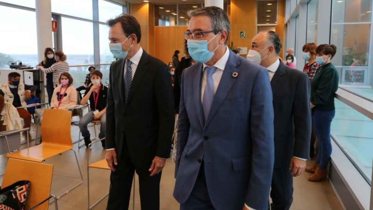 Matías Prats inaugura ‘Prensa en mi mochila’ en la Diputación de Málaga