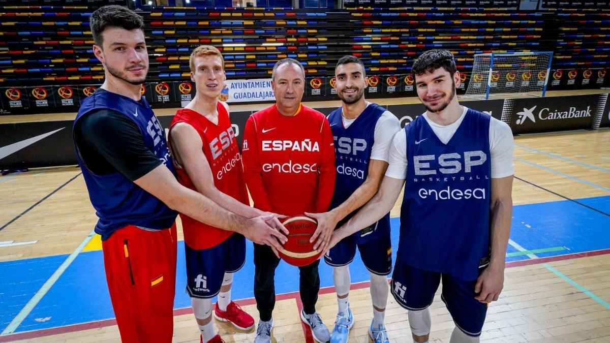 Jugadores del Unicaja Baloncesto con la Selección Española