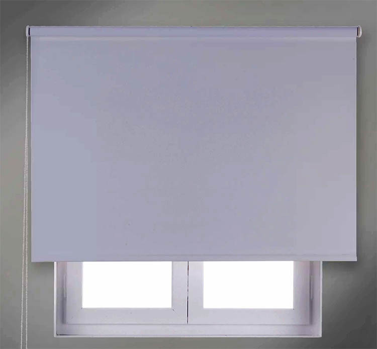 Leroy Merlín arrasa con los estores opacos a días de Navidad: protegen del frío y del calor