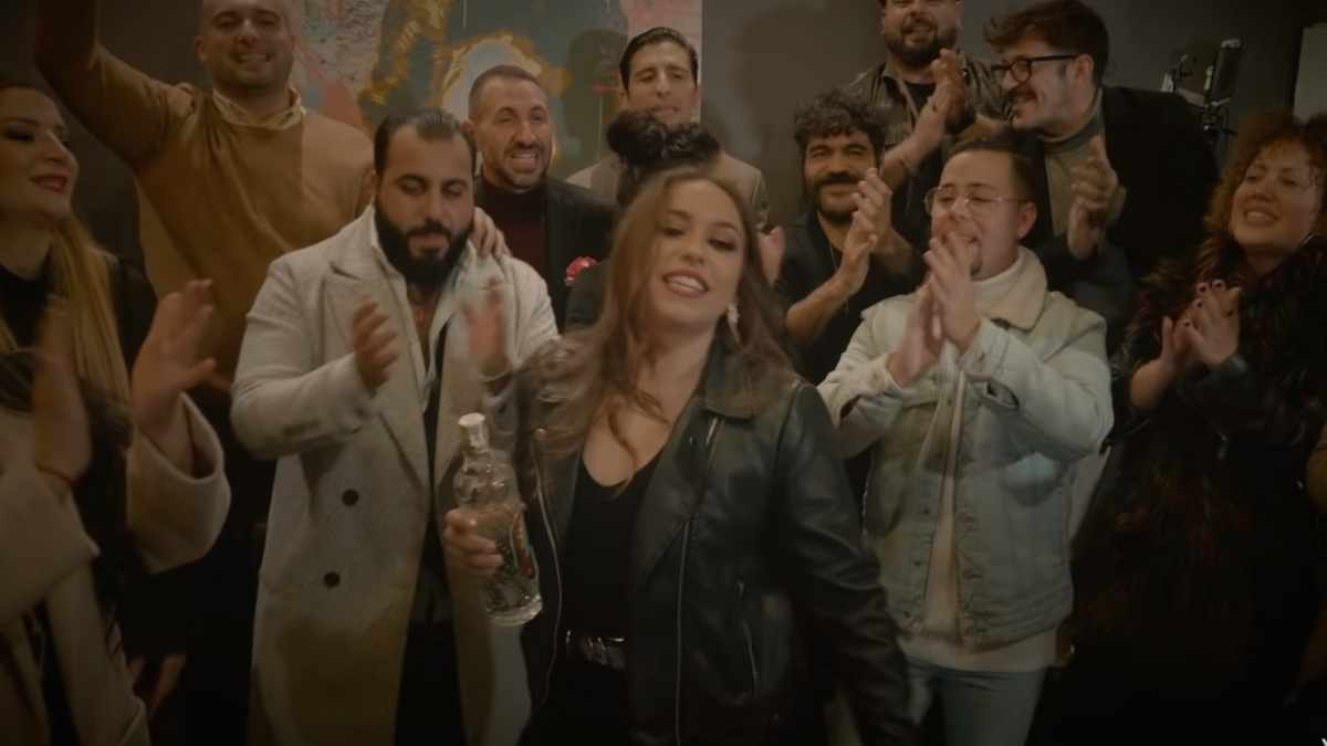 Zambomba de Jerez: María Terremoto revoluciona la ciudad con 