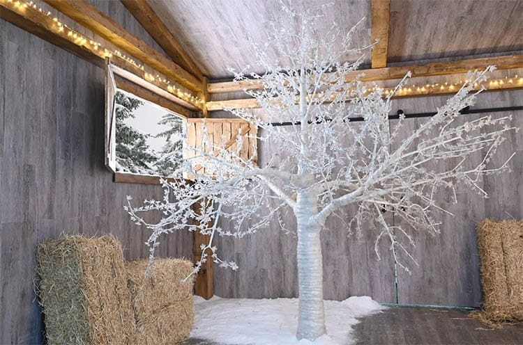 Leroy Merlin oferta un exclusivo árbol de Navidad para interior y exterior con luces led: 3 metros de alto