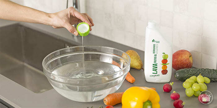 ¿Lavar la fruta y la verdura con agua? Mercadona arrasa con el producto que acaba con las bacterias y residuos químicos