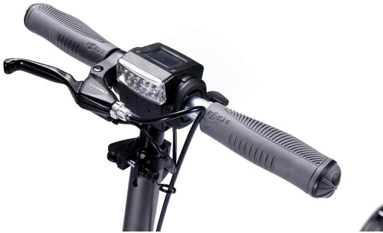 Llega a Amazon el patinete eléctrico para los amantes de la velocidad de vértigo: necesitas casco