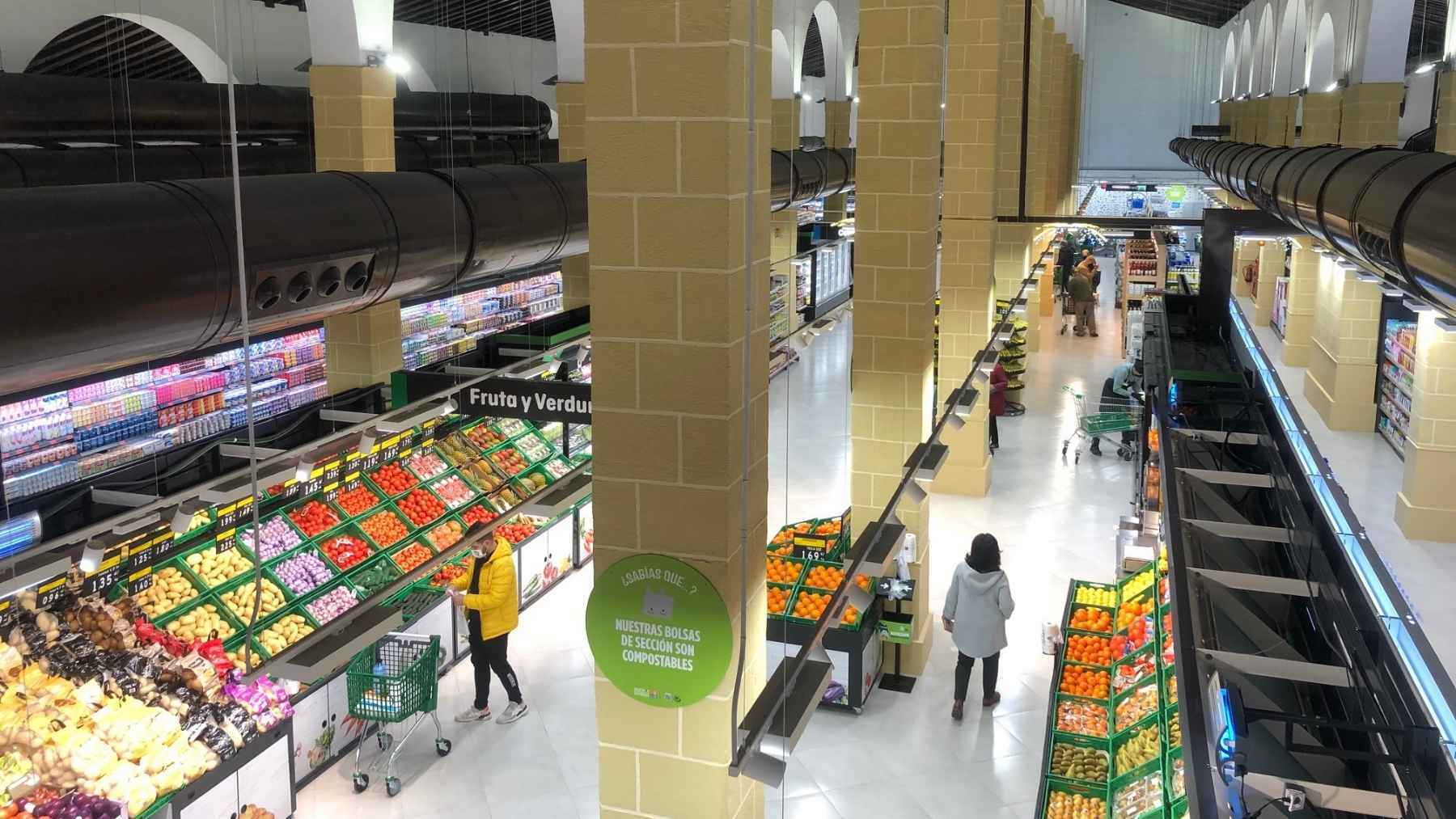 El <a  data-cke-saved-href='/tag/mercadona' href='/tag/mercadona'
                                       target='_blank'>Mercadona</a> de Divina Pastora en <a  data-cke-saved-href='https://www.elmira.es/seccion/jerez/' href='https://www.elmira.es/seccion/jerez/'
                                       title='Jerez' target='_blank'>Jerez</a> vuelve a abrir sus puertas