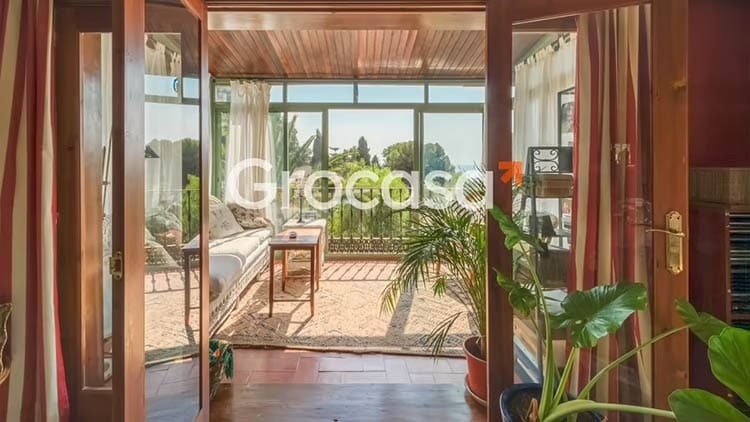 El chalet en venta con más habitaciones de Málaga es perfecto para disfrutar en familia: 377 metros cuadrados