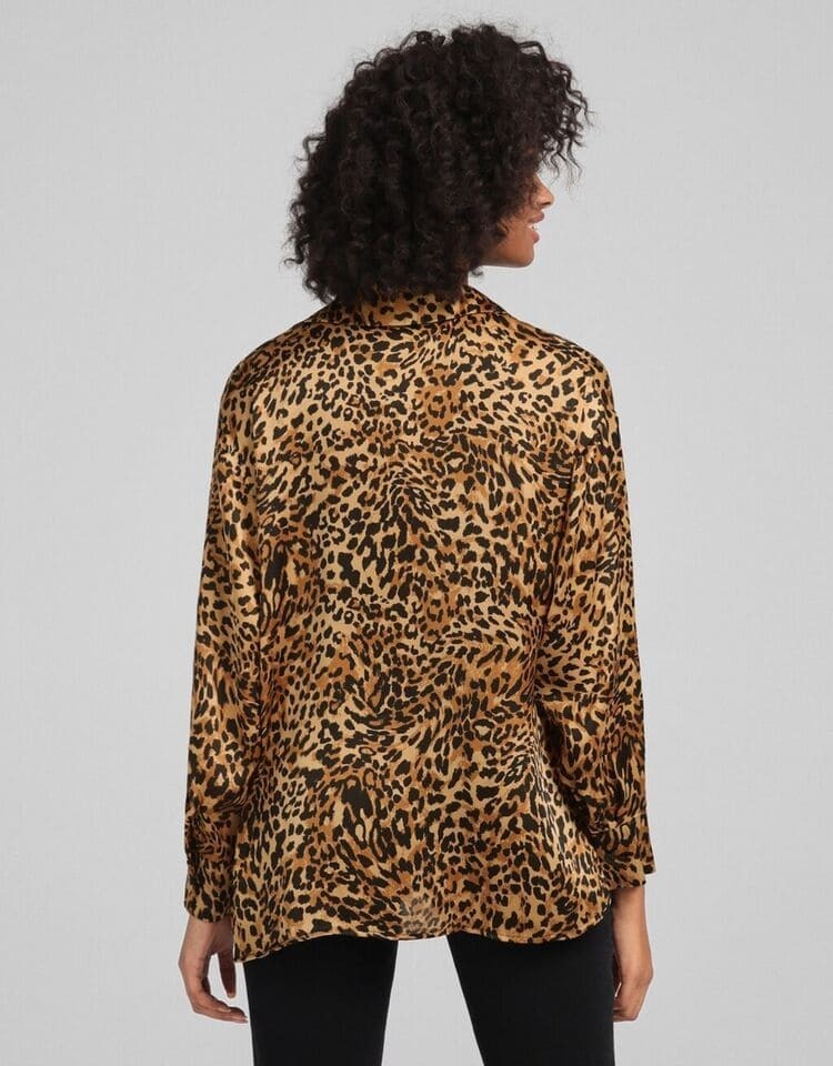 La prenda de ropa de Bershka que traslada a la sabana africana es un exitazo: holgada y salvaje