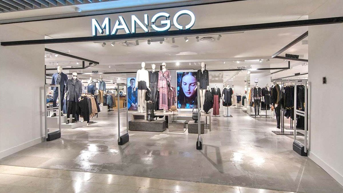 El abrigo de plumas de Melanie Griffith arrasa en las rebajas de Mango: 33% de descuento