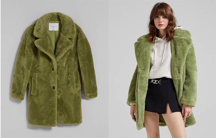 Abrigo efecto pelo de Bershka en verde