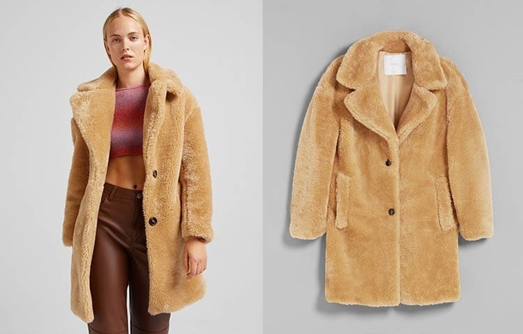 Abrigo efecto pelo de Bershka en color camel