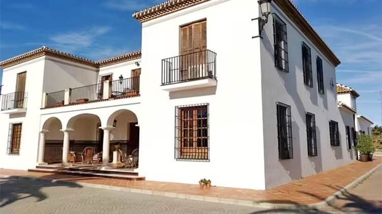 A la venta una mansión en Málaga para vivir al estilo de las estrellas de Hollywood: 12.000 metros cuadrados