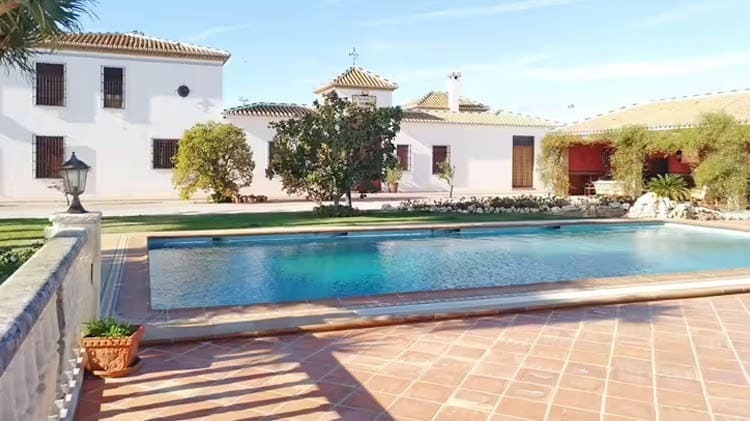 A la venta una mansión en Málaga para vivir al estilo de las estrellas de Hollywood: 12.000 metros cuadrados