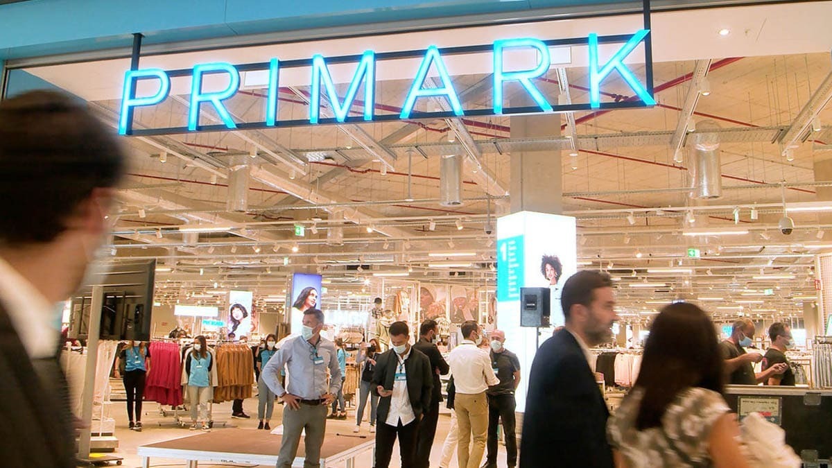 Primark lanza por 17 euros una espectacular cazadora que nunca verás en Zara a días de Navidad