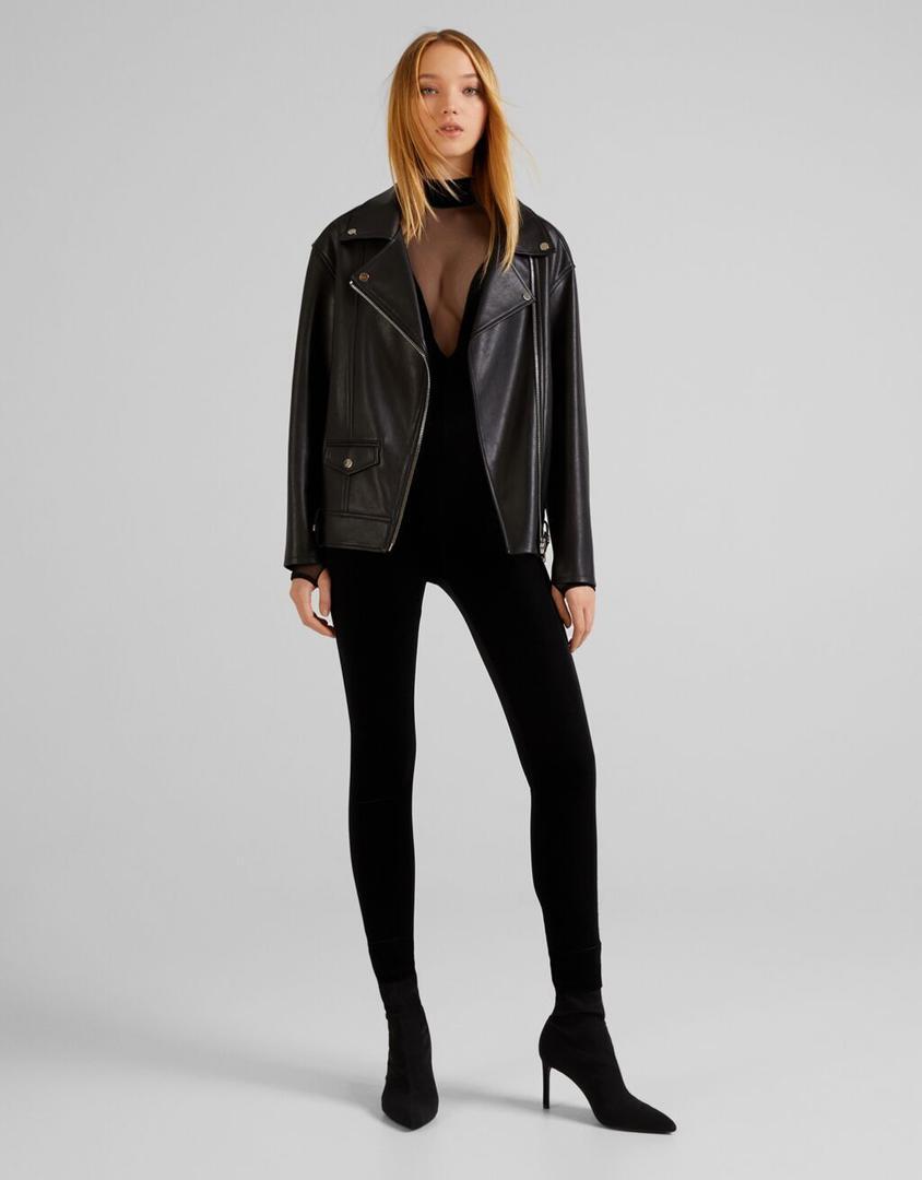 Bershka te hace sentir motera o estrella de Rock gracias a una espectacular cazadora de piel