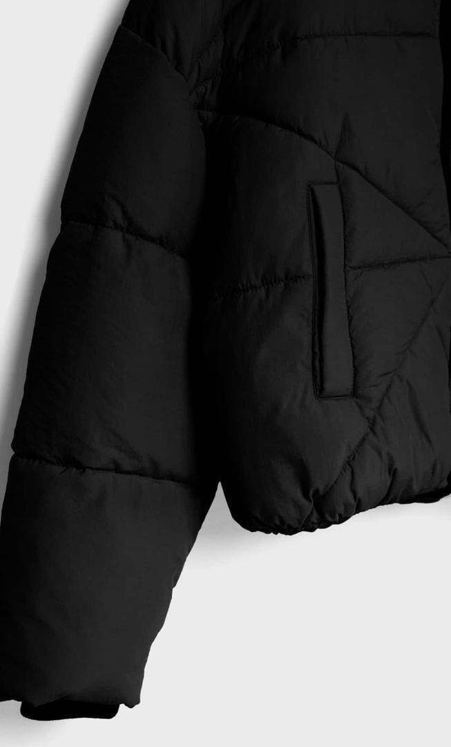 Stradivarius explota el mercado de la moda con su mitad chaqueta y mitad abrigo a precio low cost