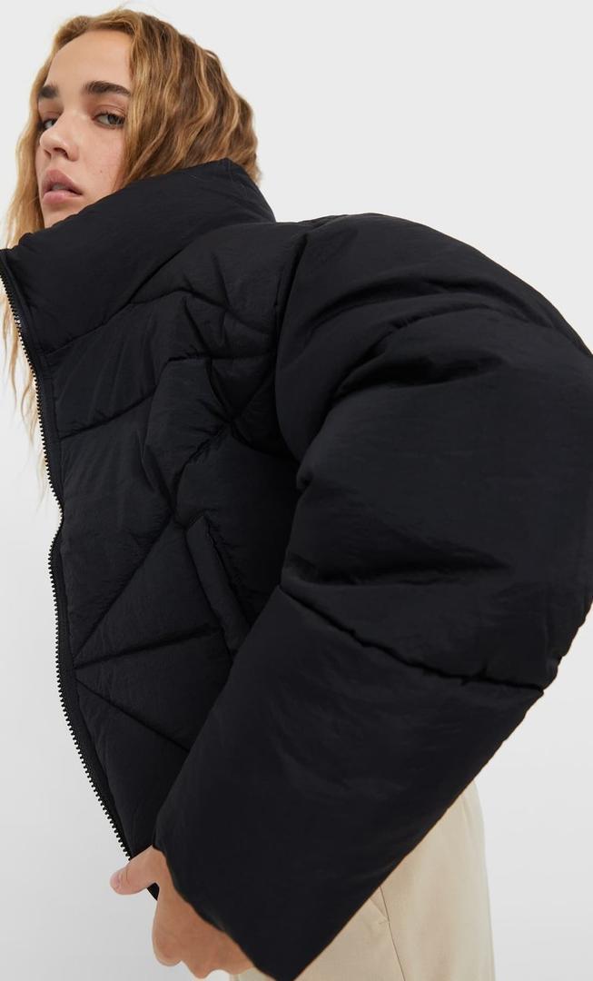 Stradivarius explota el mercado de la moda con su mitad chaqueta y mitad abrigo a precio low cost