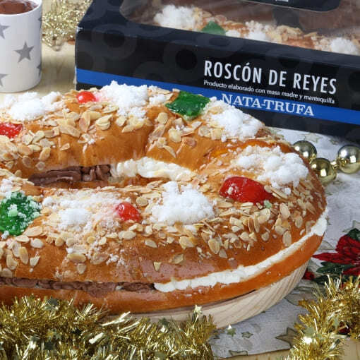 Carrefour inicia a arrasar con su Roscón de Reyes gigante a días de Nochevieja: más de 1 kilo de nata y trufa