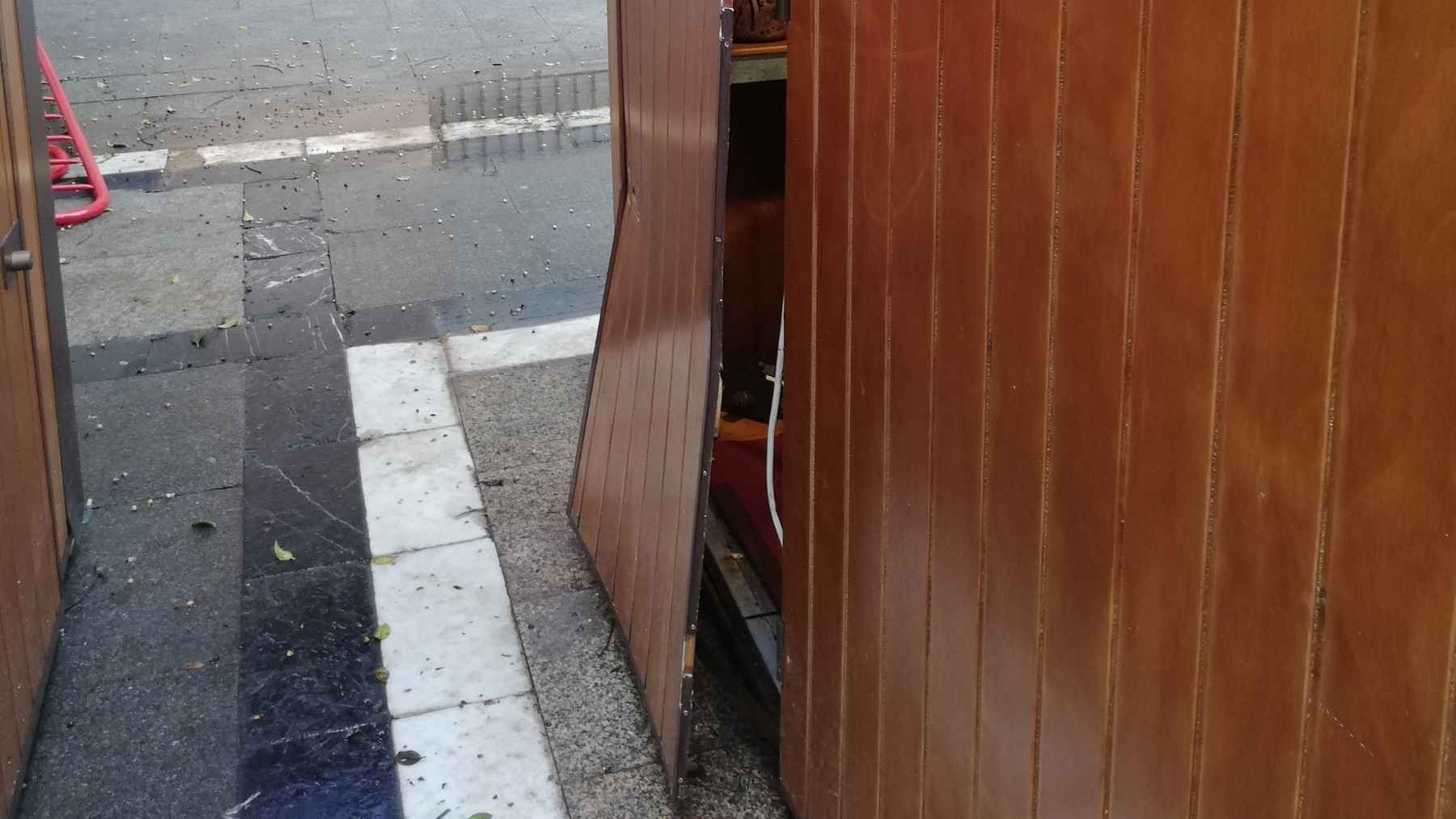 Puertas destrozadas y robos en puestos del Mercado Navideño de Jerez