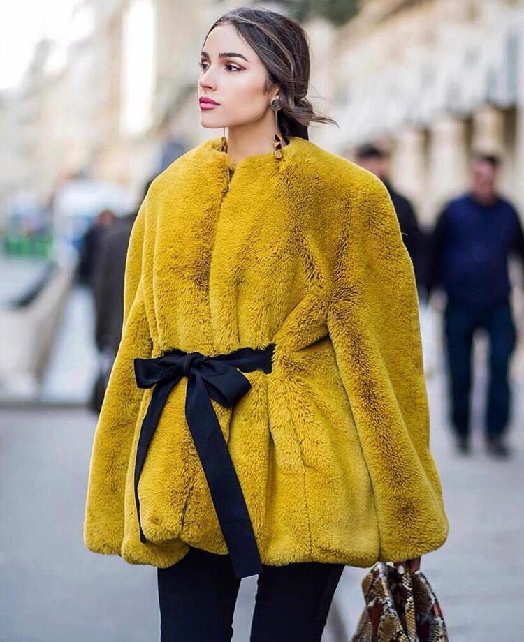 Carrefour compite con Stradivarius con un abrigo de pelo que llevan estrellas de Hollywood