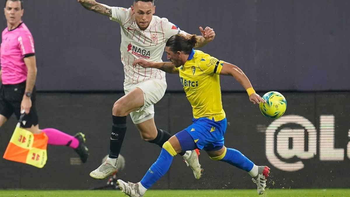 Lucas Ocampos y 'Pacha' Espino protagonizaron un bonito duelo