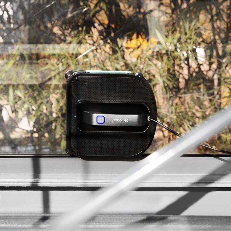 El robot limpiacristales que arrasa en Amazon limpia y seca a la vez: precio reducido