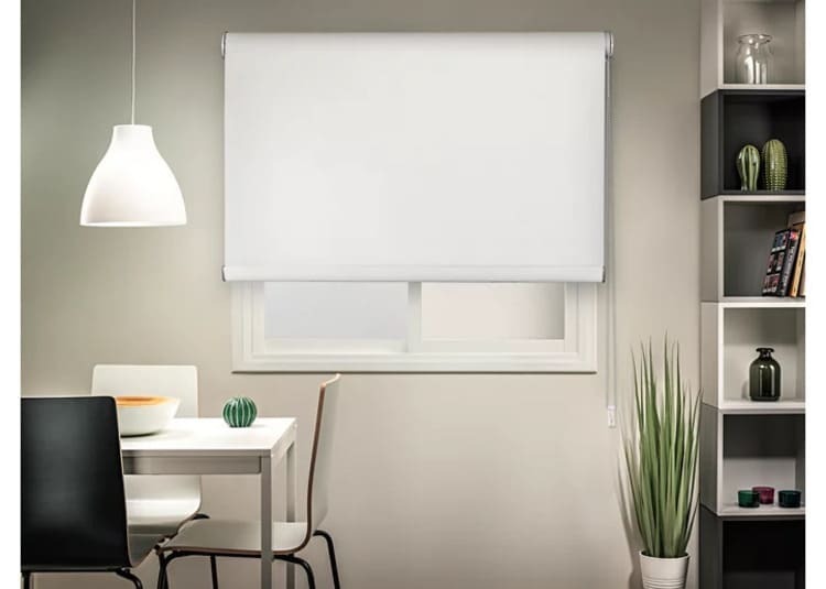 Los estores opacos siguen arrasando en Leroy Merlin: frenan al frío y la luz