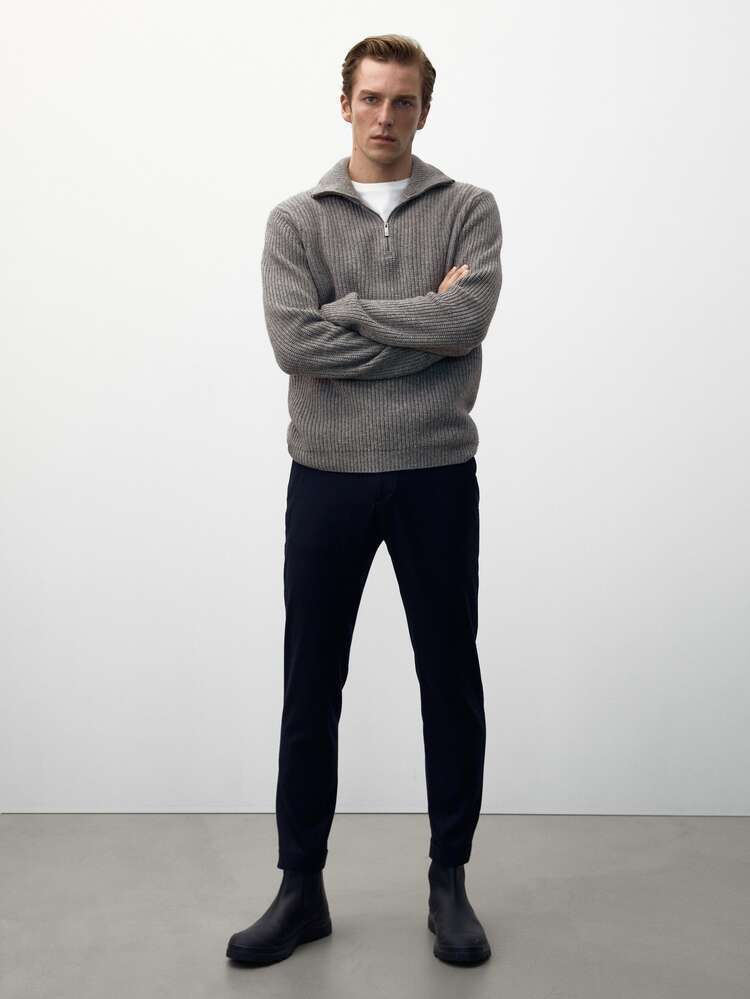 El jersey de Antonio Banderas con el que Massimo Dutti arrasa en ventas: ideal para invierno y primavera