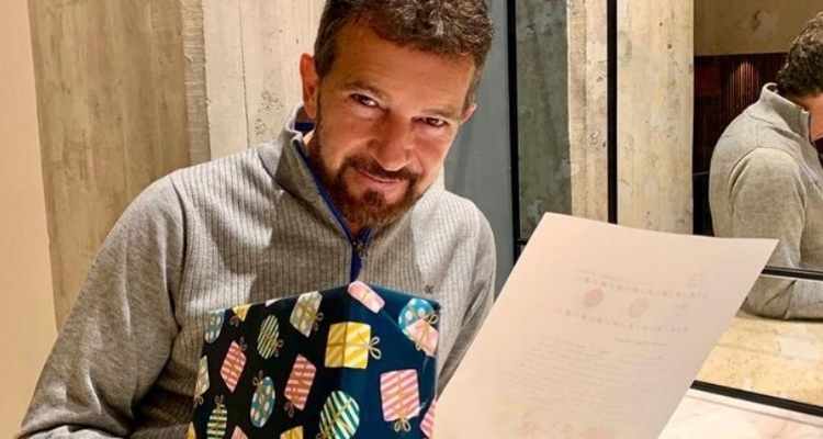 El jersey de Antonio Banderas con el que Massimo Dutti arrasa en ventas: ideal para invierno y primavera