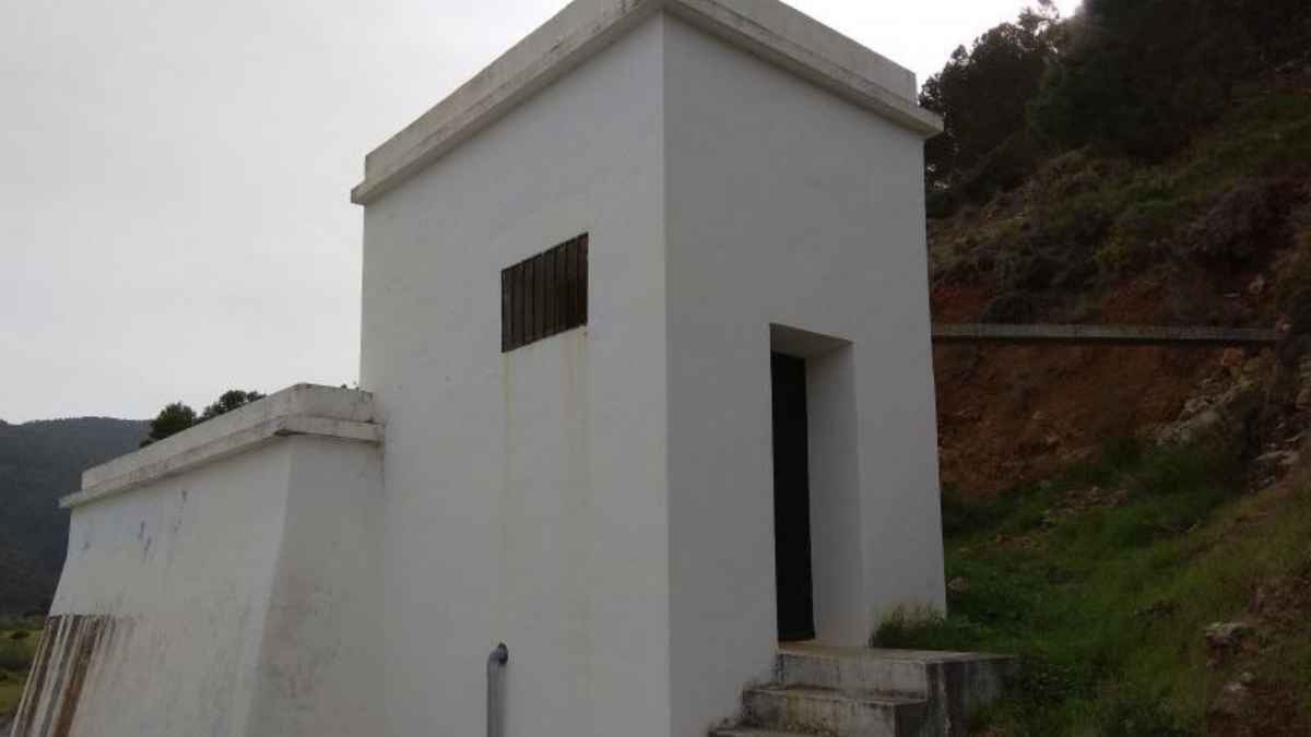 La Diputación de Málaga hará un estudio para detectar fugas en la red de agua potable de 77 municipios