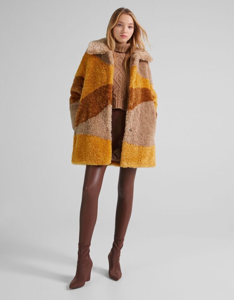 La mayor rebaja en Bershka es en el abrigo más caliente del mundo: 56% de descuento