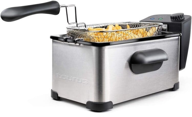 La freidora tradicional que arrasa en Amazon es capaz de cocinar 1 kilo de patatas en minutos: lavable en lavavajillas