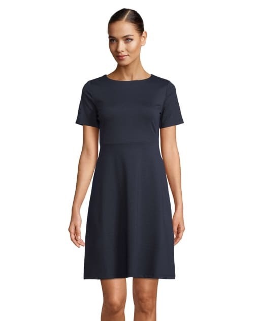 Carrefour compite en las rebajas con Stradivarius con 5 vestidos espectaculares para ir a trabajar o de comida con los amigos