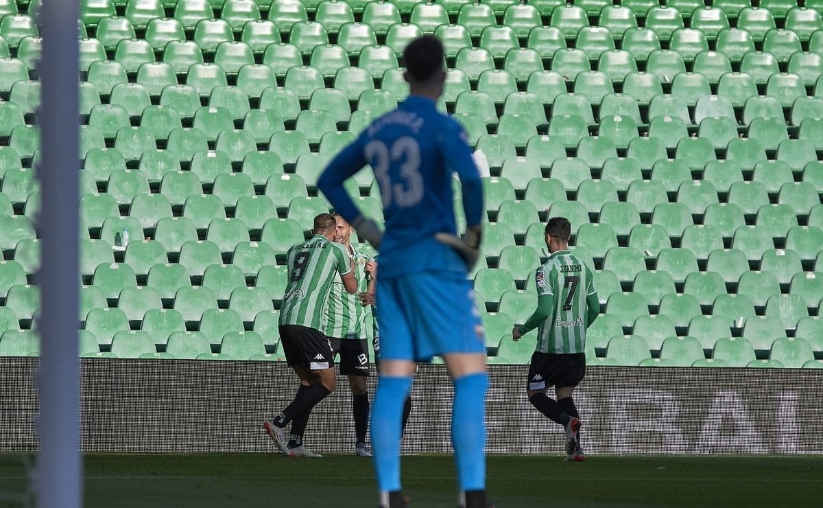 El Real Betis celebra el gol de Sergio Canales | Salvador López para El MIRA