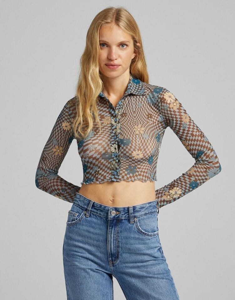 Estas son 7 blusas cortas de Bershka por menos de 10 Euros que hace que no te quiten la mirada de encima