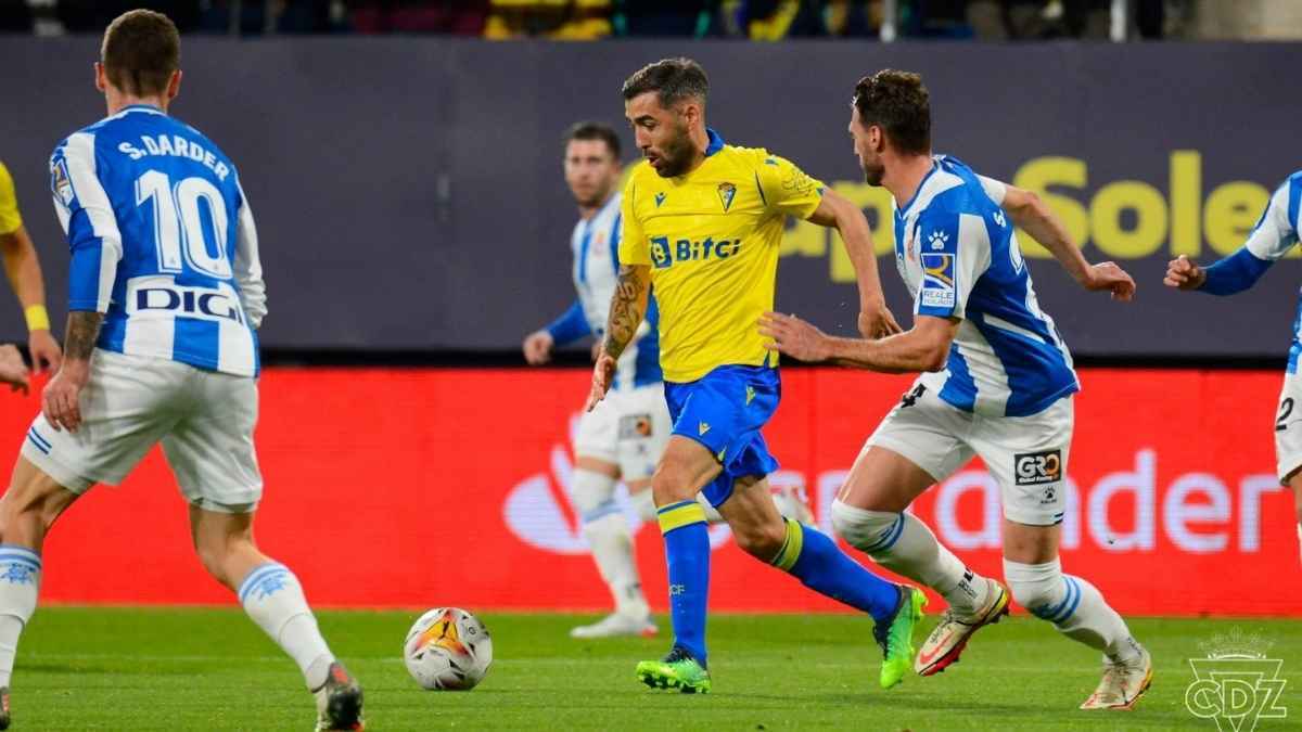 Alberto Perea creó algo de peligro durante la primera mitad