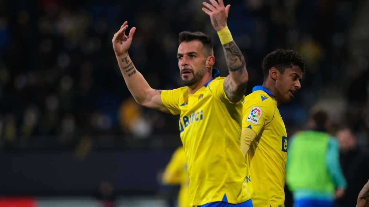 Álvaro Negredo hizo el gol del empate para el Cádiz CF