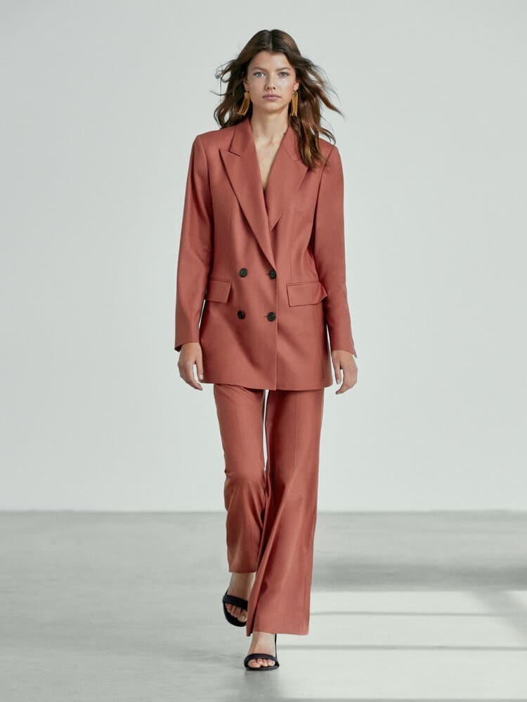 Estas 3 americanas de Massimo Dutti tipo ejecutiva en rebajas son una pasada para ir a trabajar