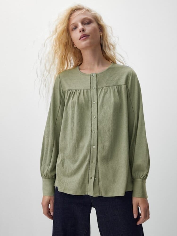 Estas son 5 camisas en rebajas de Massimo Dutti por menos de 20 Euros que dan un grado de exclusividad al armario