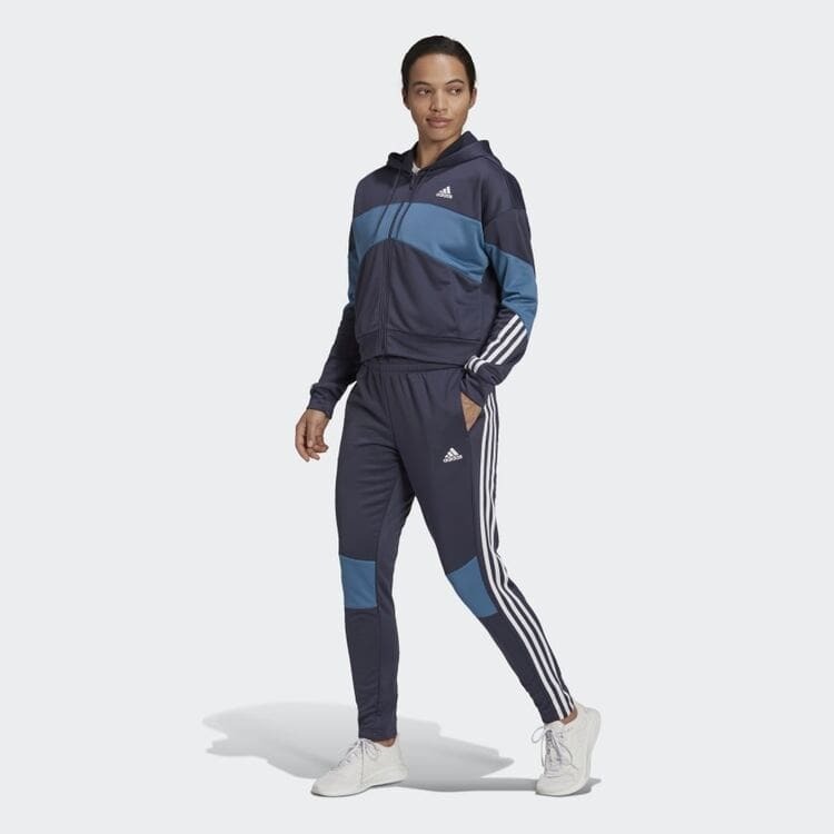 Estos 4 chándal de mujer de Adidas arrasan en ventas y son lo último en moda: envío gratis