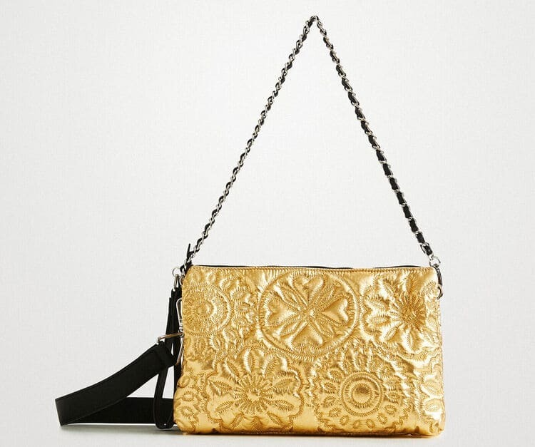 Las rebajas de Desigual rompen moldes con 5 bolsos que arrastran el estilo de moda casual al atrevimiento